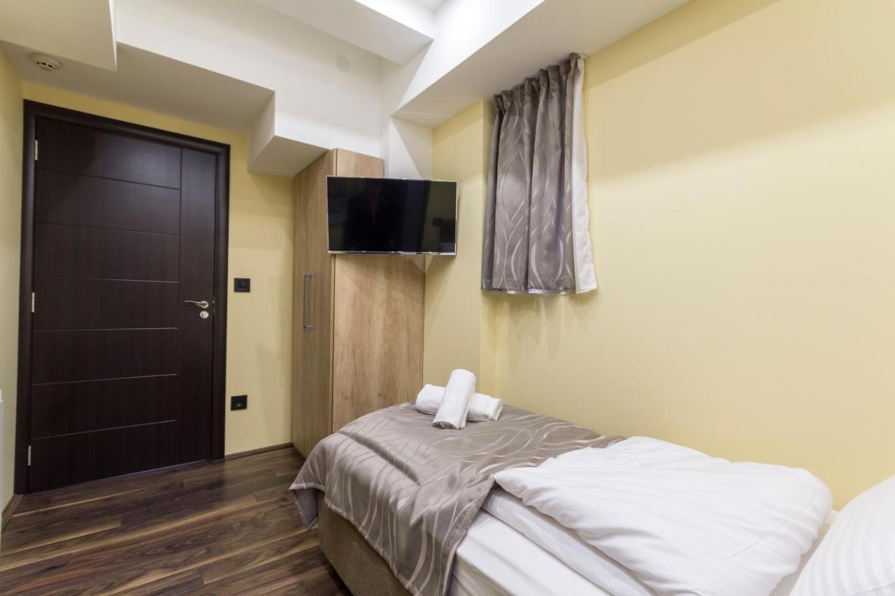 Madison - Square Sava Bed & Breakfast Belgrade Exterior photo